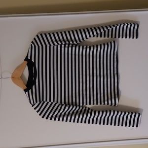 Women's black and white stripped long sleeve crop top
